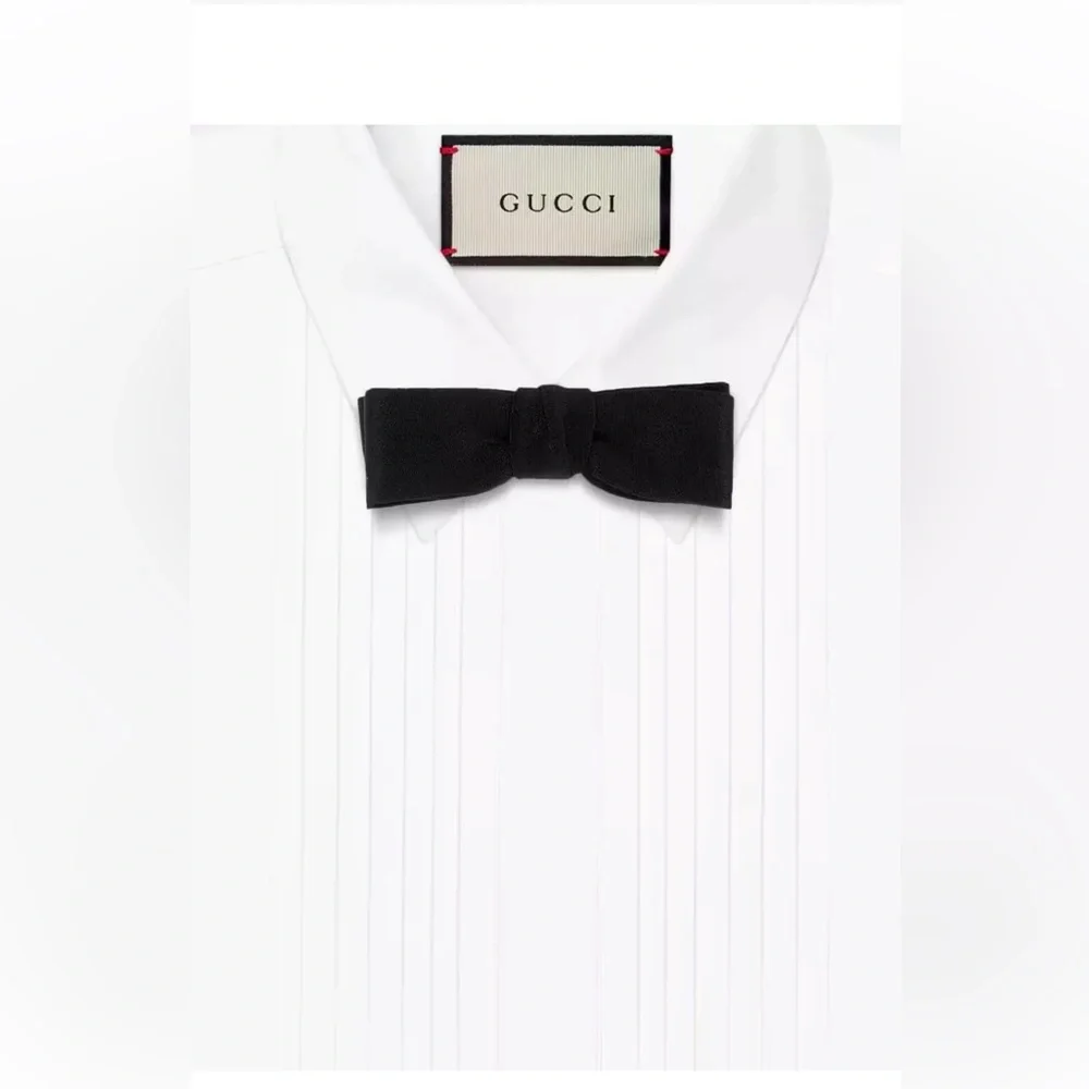 Gucci Black Bow Tie with Subtle Logo Pattern